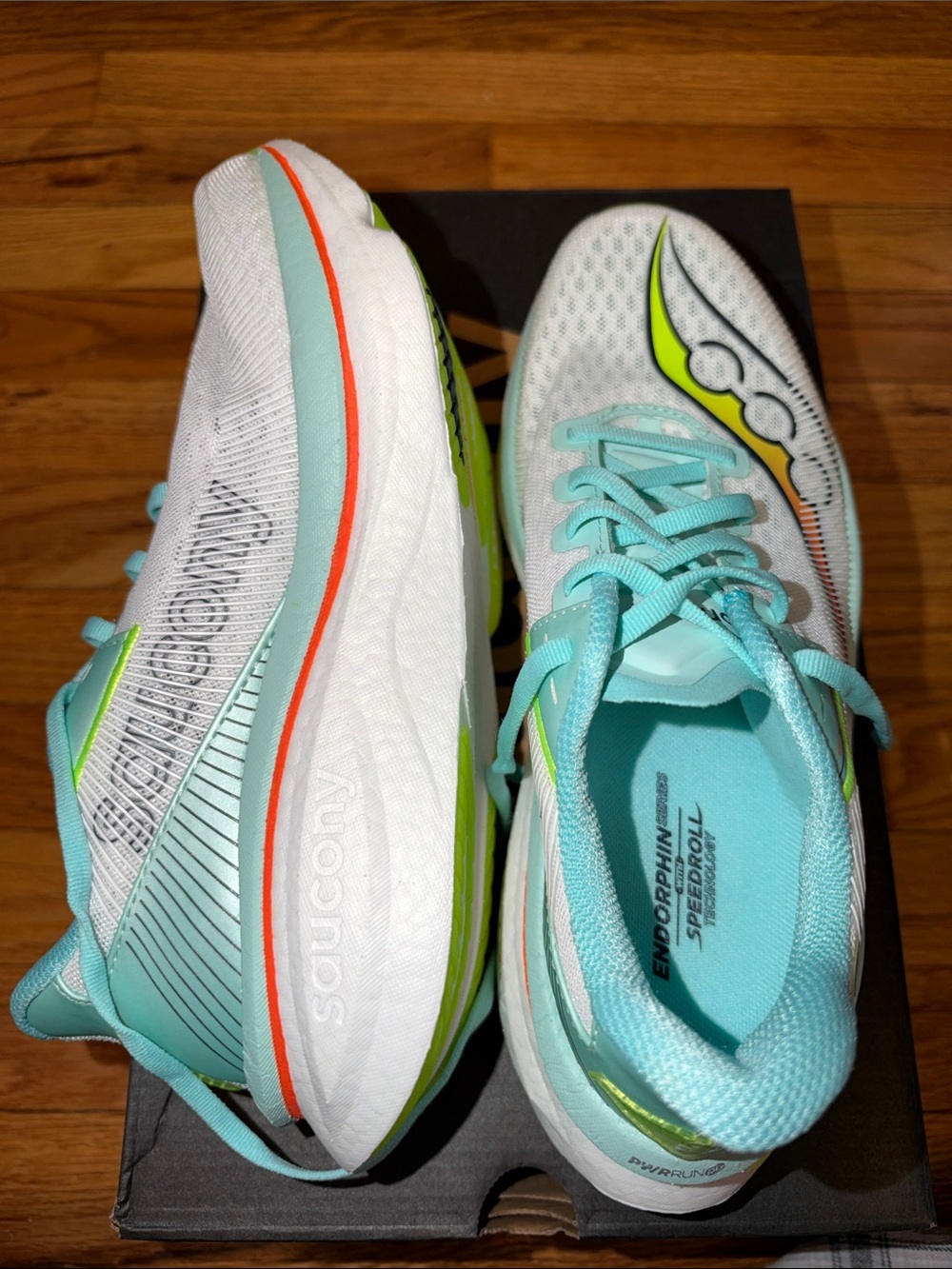 Saucony Women’s White, Aqua & Neon Yellow Running Shoes - Picture 7 of 12